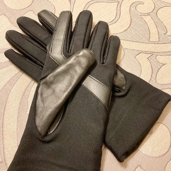 Black Leather Gloves - Picture 2 of 4